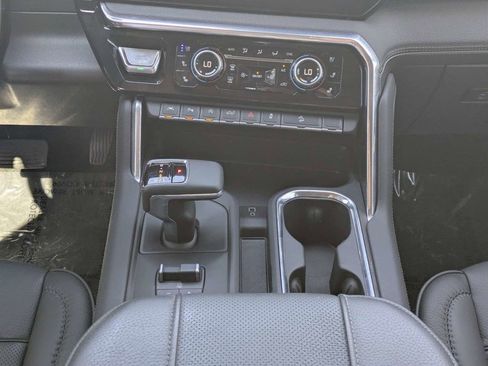 Used 2025 GMC Sierra 1500 Denali w/ Denali Reserve Package AWD/4WD image 19