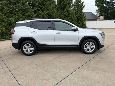 Used 2022 GMC Terrain SLE w/ Driver Convenience Package AWD/4WD image 31