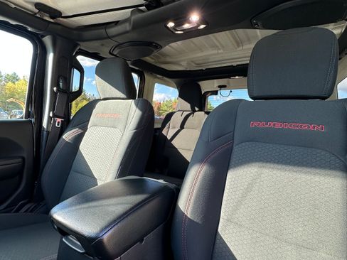 Used 2021 Jeep Wrangler Unlimited Rubicon AWD/4WD image 10