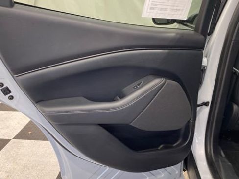 Used 2021 Ford Mustang Mach-E Select image 17