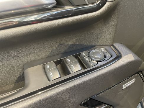 Used 2024 GMC Sierra 2500 AT4 w/ AT4 Premium Plus Package AWD/4WD image 17