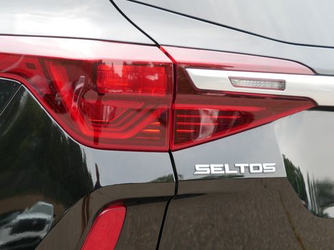 Certified 2023 Kia Seltos SX AWD/4WD image 17