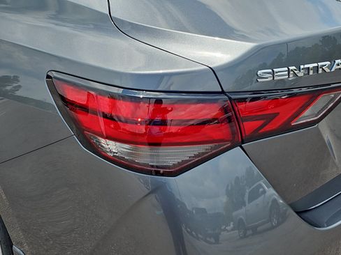 Used 2025 Nissan Sentra S FWD image 30