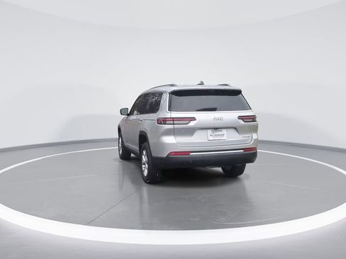 Used 2023 Jeep Grand Cherokee L Limited w/ Luxury Tech Group II AWD/4WD image 10