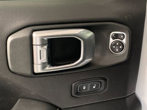 Used 2023 Jeep Wrangler Sahara AWD/4WD image 15