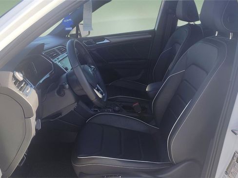 Used 2022 Volkswagen Tiguan SEL R-Line image 12