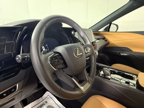 Used 2025 Lexus RX 350 FWD w/ Technology Package image 12