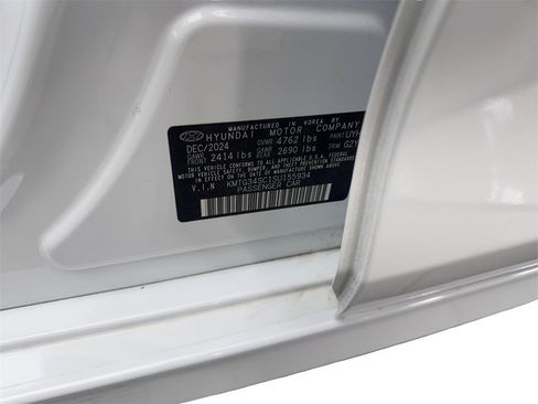 Used 2025 Genesis G70 2.5T image 89