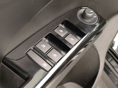 Used 2019 Chevrolet Sonic LT FWD image 27