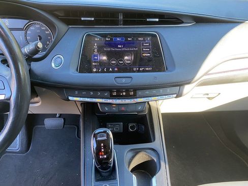 Used 2021 Cadillac XT4 Luxury w/ Cold Weather Package image 20