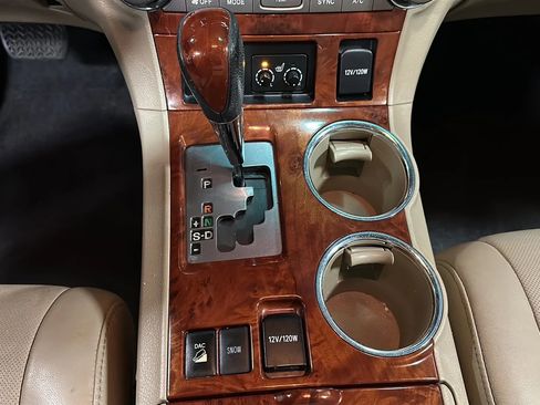 Used 2013 Toyota Highlander Limited image 26