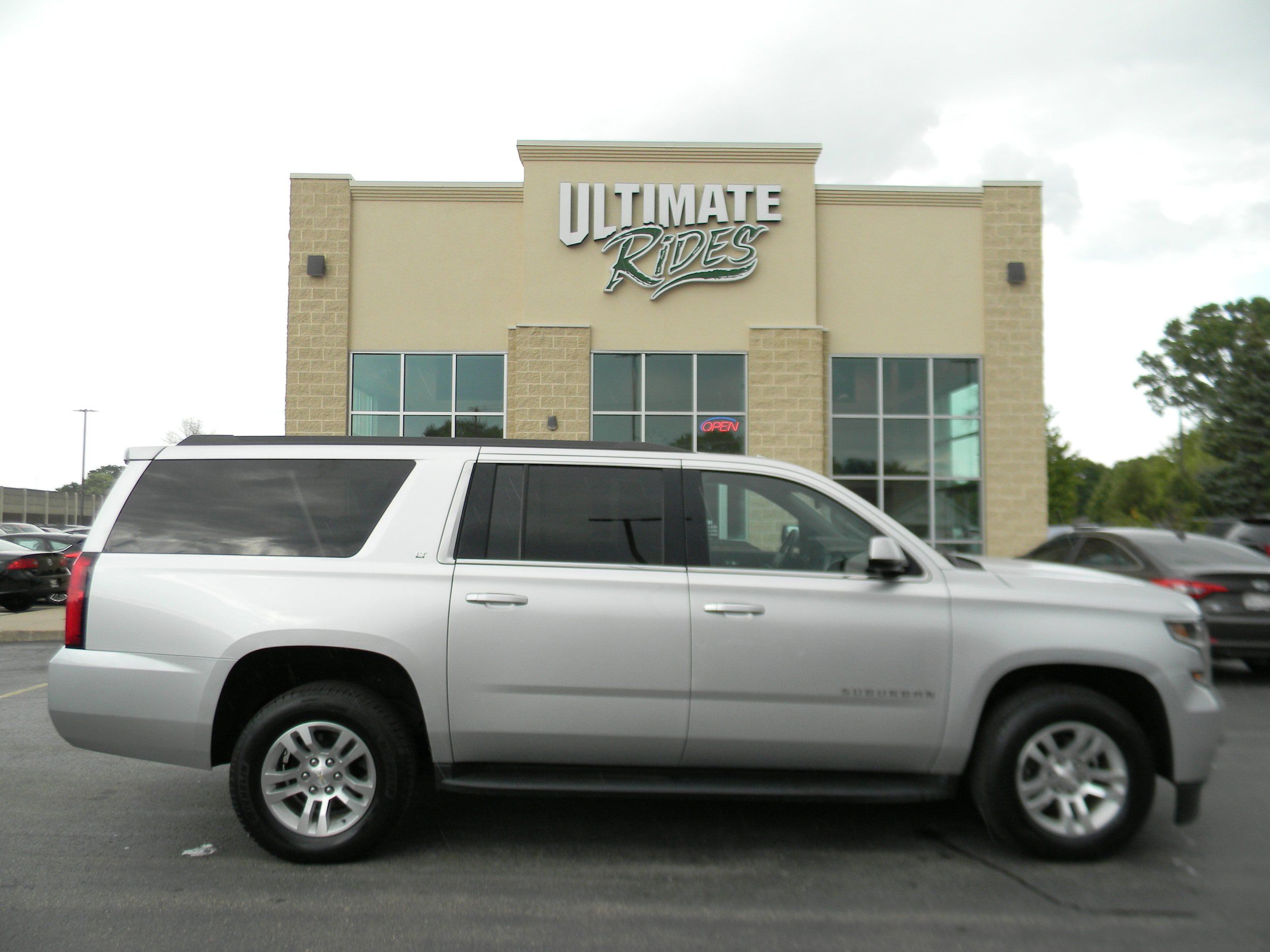 Used 2019 Chevrolet Suburban LT AWD/4WD image 1