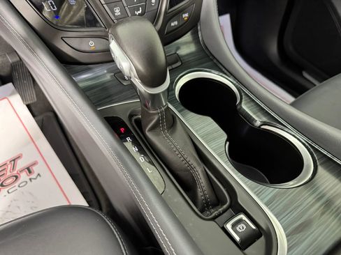Used 2020 Buick Envision Essence FWD image 22