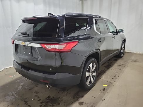 Used 2019 Chevrolet Traverse LT w/ LT Premium Package AWD/4WD image 3