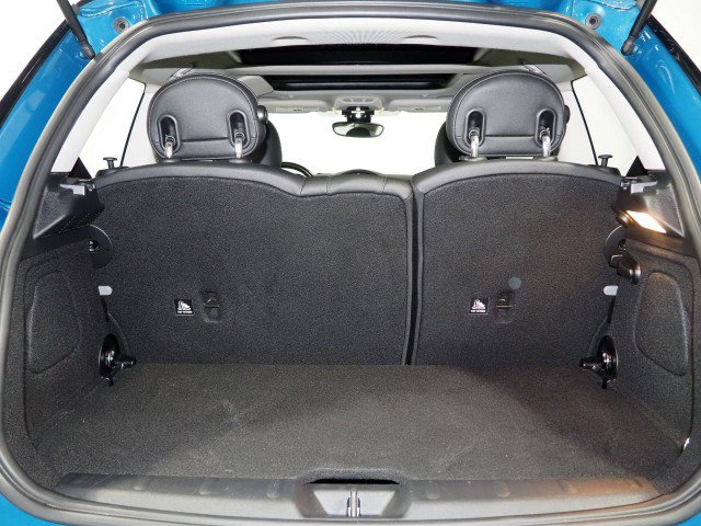 Used 2024 MINI Cooper 2-Door Hardtop FWD image 36