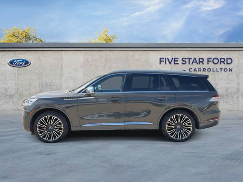 Used 2022 Lincoln Aviator Black Label w/ Class IV Trailer Tow Package AWD/4WD image 5