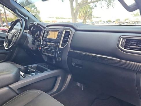 Used 2018 Nissan Titan SV w/ SV Convenience Package RWD image 29
