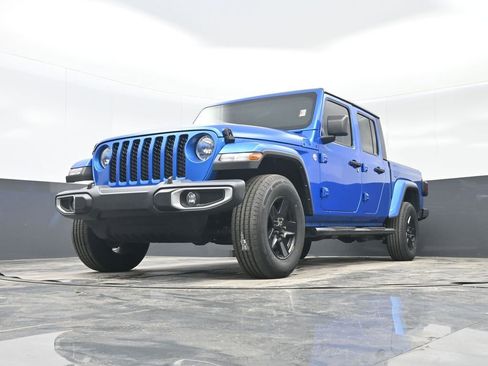 Used 2021 Jeep Gladiator Sport image 33