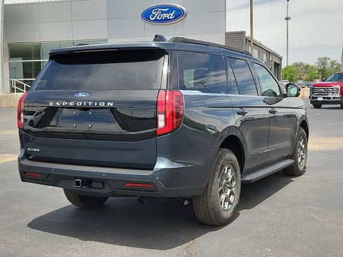 New 2026 Ford Expedition Active RWD image 4