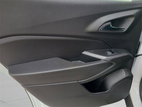 New 2026 Chevrolet Trax LT image 18