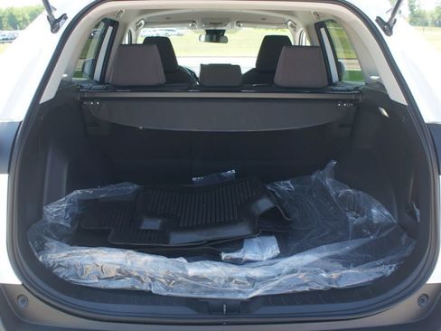 Used 2025 Toyota RAV4 XLE AWD/4WD image 18