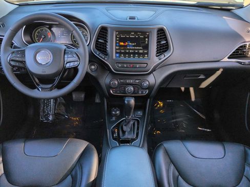 Used 2023 Jeep Cherokee Altitude Lux image 16