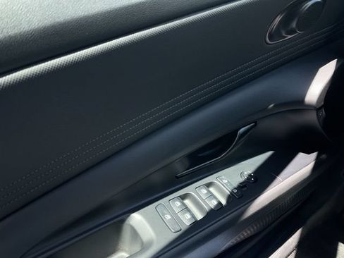 Used 2026 Hyundai Elantra Sport FWD image 13