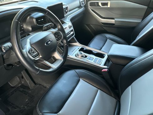 Certified 2022 Ford Explorer XLT w/ Equipment Group 202A image 11