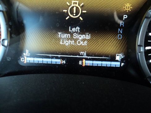 Used 2023 Jeep Renegade Limited AWD/4WD image 11