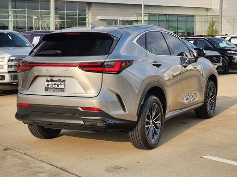 Used 2025 Lexus NX 250 FWD w/ Towing Package (2000 Lbs) image 7