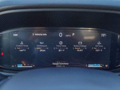 Used 2024 Jeep Wagoneer Series II w/ Flexible Seating Group image 14