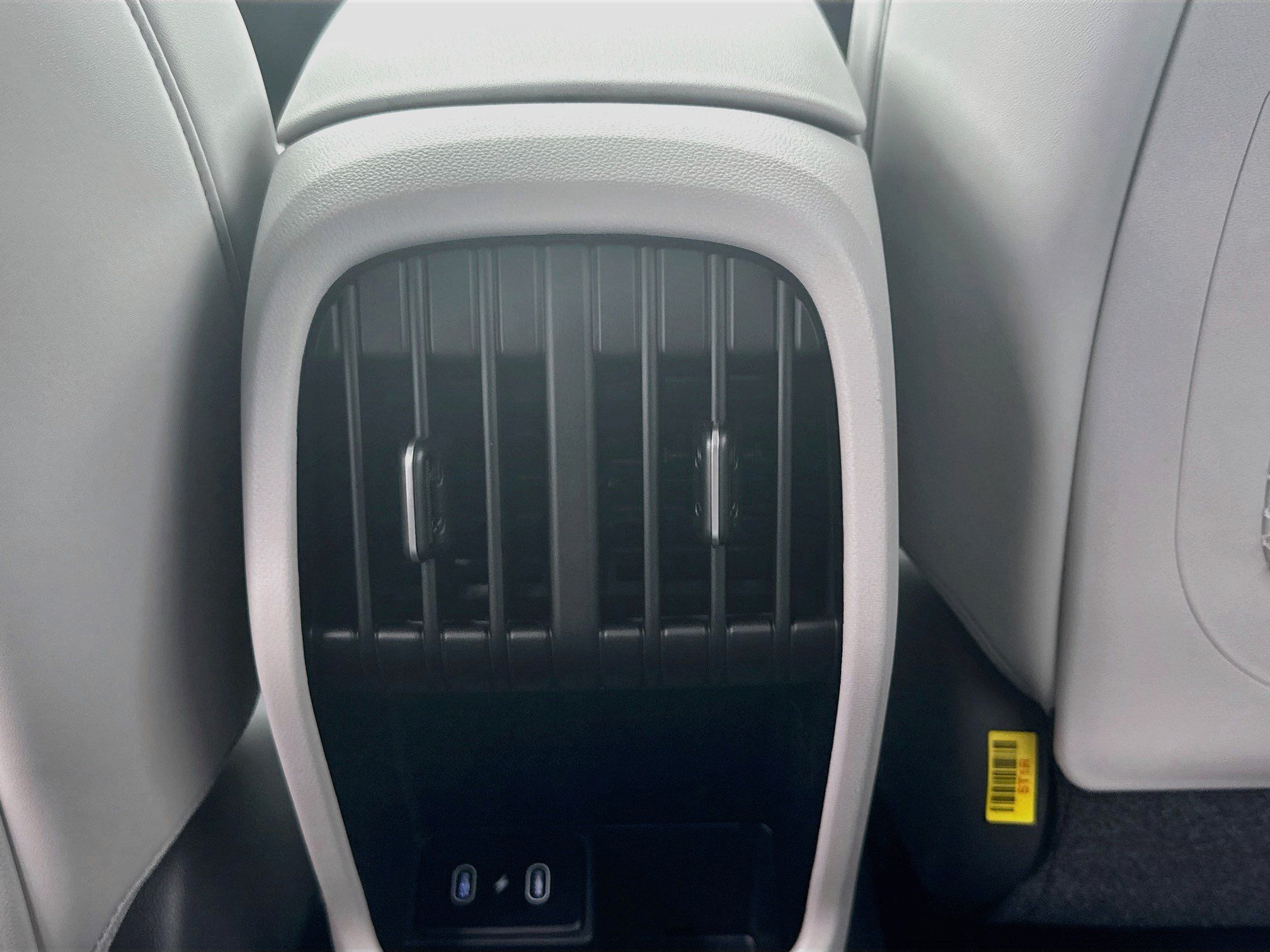 New 2026 Hyundai Kona Limited FWD image 17