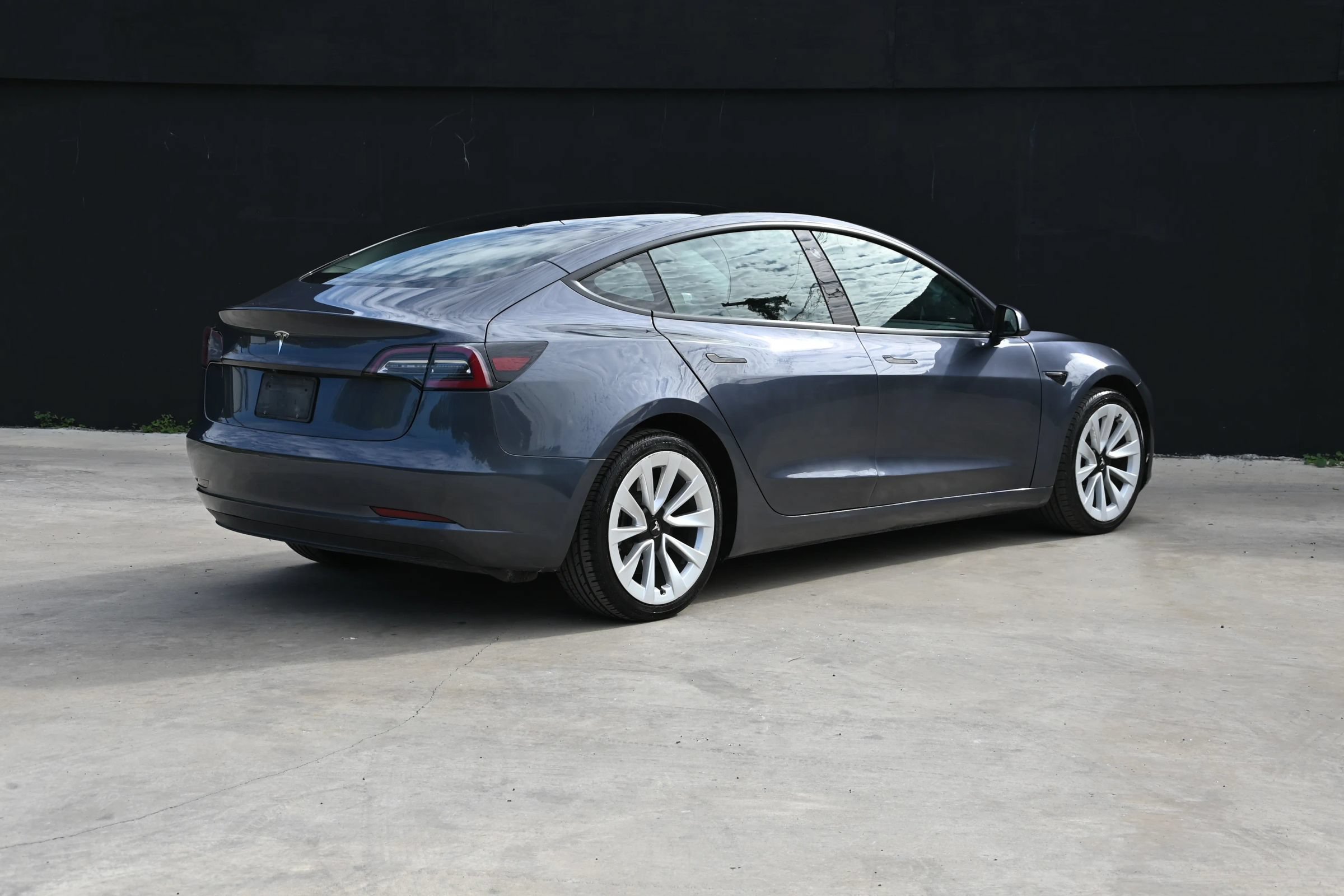 Used 2023 Tesla Model 3 Standard Range RWD image 6