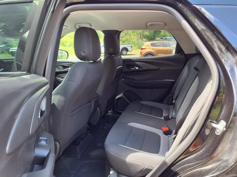 Used 2025 Chevrolet TrailBlazer LT w/ Convenience Package FWD image 11
