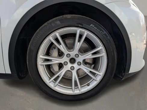 Used 2021 Tesla Model Y Long Range AWD/4WD image 12