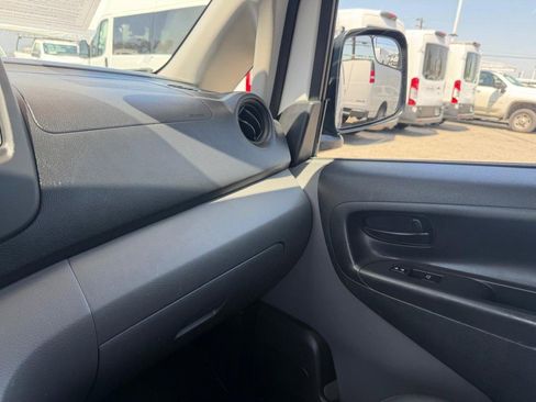 Used 2020 Nissan NV200 S FWD image 34