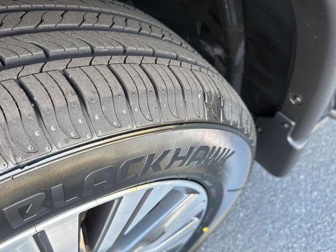 Used 2022 Nissan Rogue SV image 34