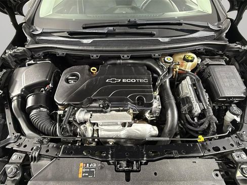 Used 2017 Chevrolet Cruze LT w/ Convenience Package image 32