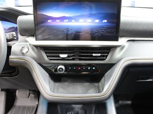 Used 2026 Ford Explorer Tremor w/ Tremor Convenience Package AWD/4WD image 21