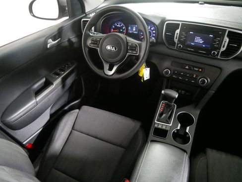 Used 2019 Kia Sportage LX image 9
