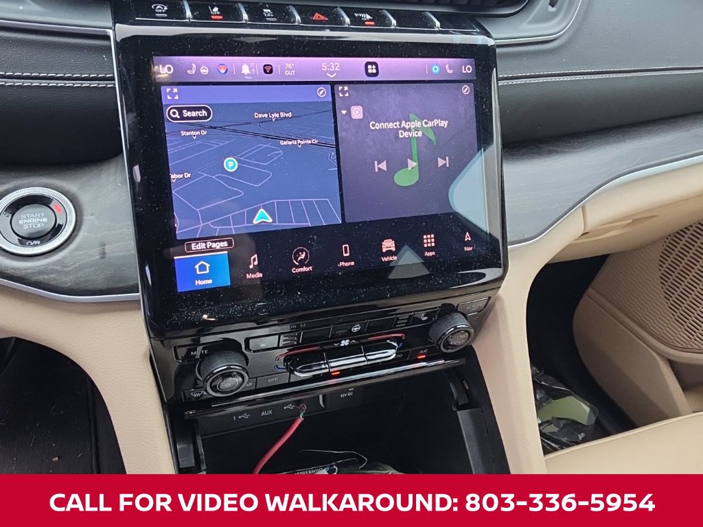 Used 2025 Jeep Grand Cherokee Limited w/ Black Appearance Package AWD/4WD image 13