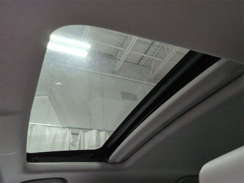 Used 2018 Honda CR-V Touring image 20