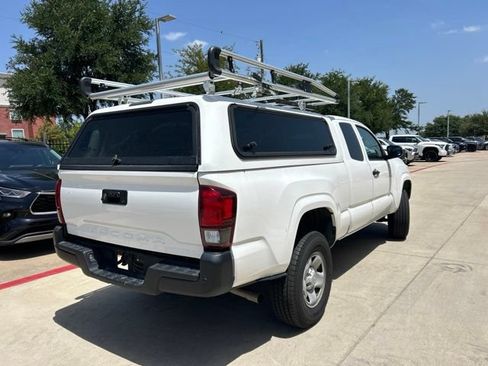 Used 2022 Toyota Tacoma SR RWD image 3