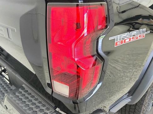 Used 2026 Chevrolet Colorado Trail Boss AWD/4WD image 30