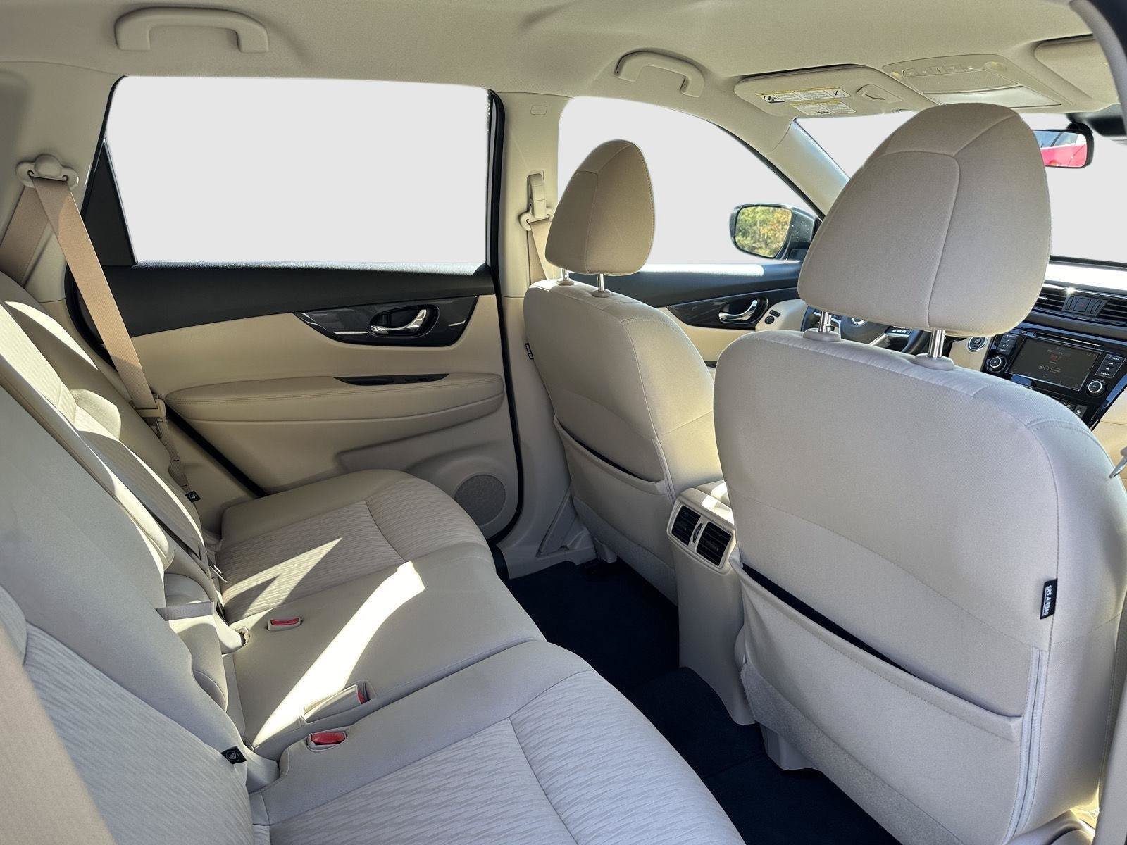 Used 2020 Nissan Rogue SV AWD/4WD image 37