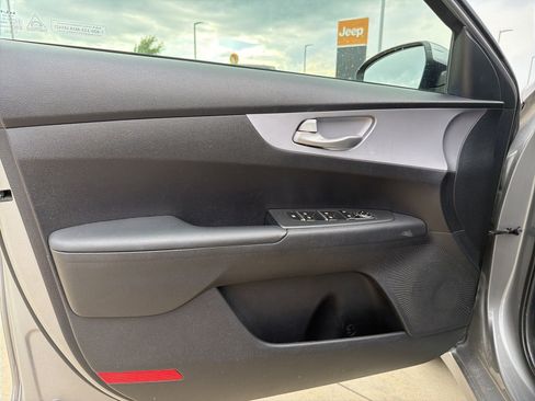 Used 2024 Kia Forte LXS FWD image 5