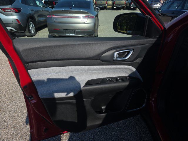 Used 2023 Jeep Compass Latitude w/ Convenience Group AWD/4WD image 9