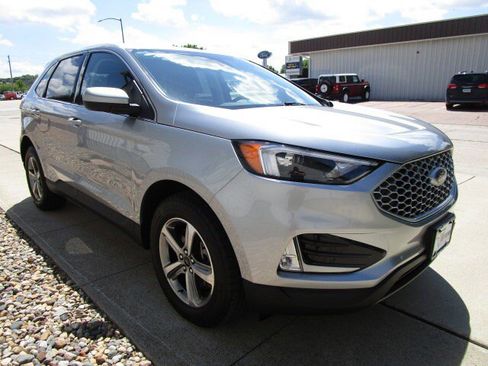 Used 2023 Ford Edge SEL w/ Convenience Package AWD/4WD image 3
