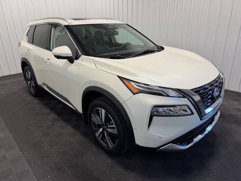 Used 2023 Nissan Rogue Platinum AWD/4WD image 3