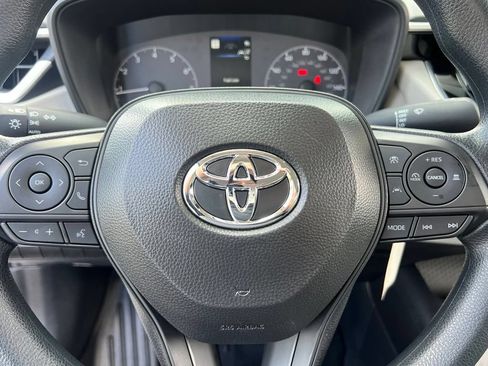 Certified 2025 Toyota Corolla LE FWD image 17